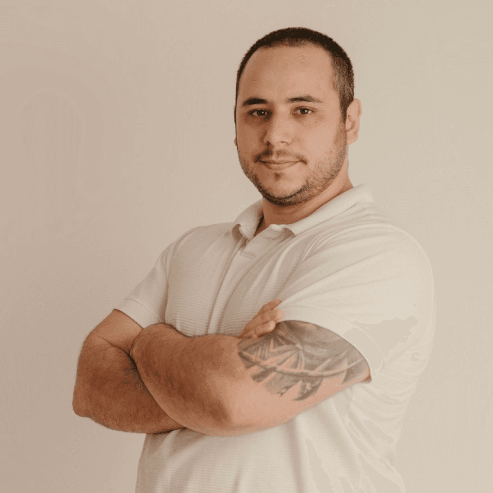 Professional Picture of Rafhael Mallorga.